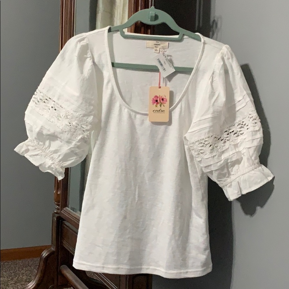 Super cute Boutique, puff sleeve shirt